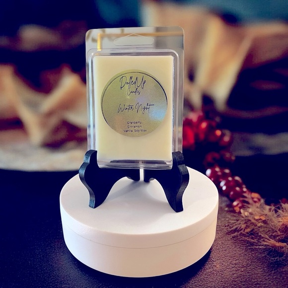 Winter Night- Cranberry Cinnamon & Vanilla Scented Soy Wax Melts - Picture 1 of 2